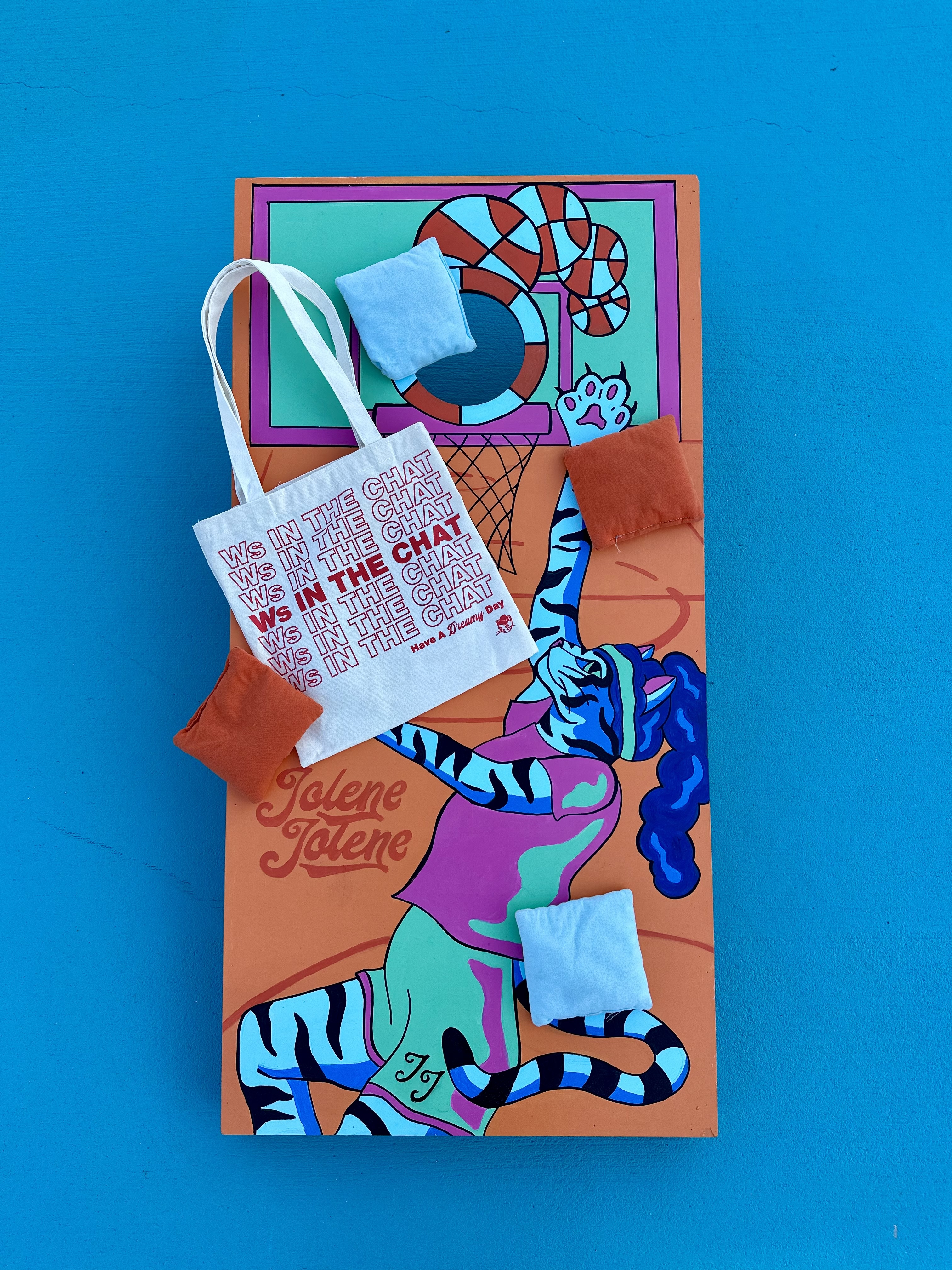 Ws in the Chat Tote