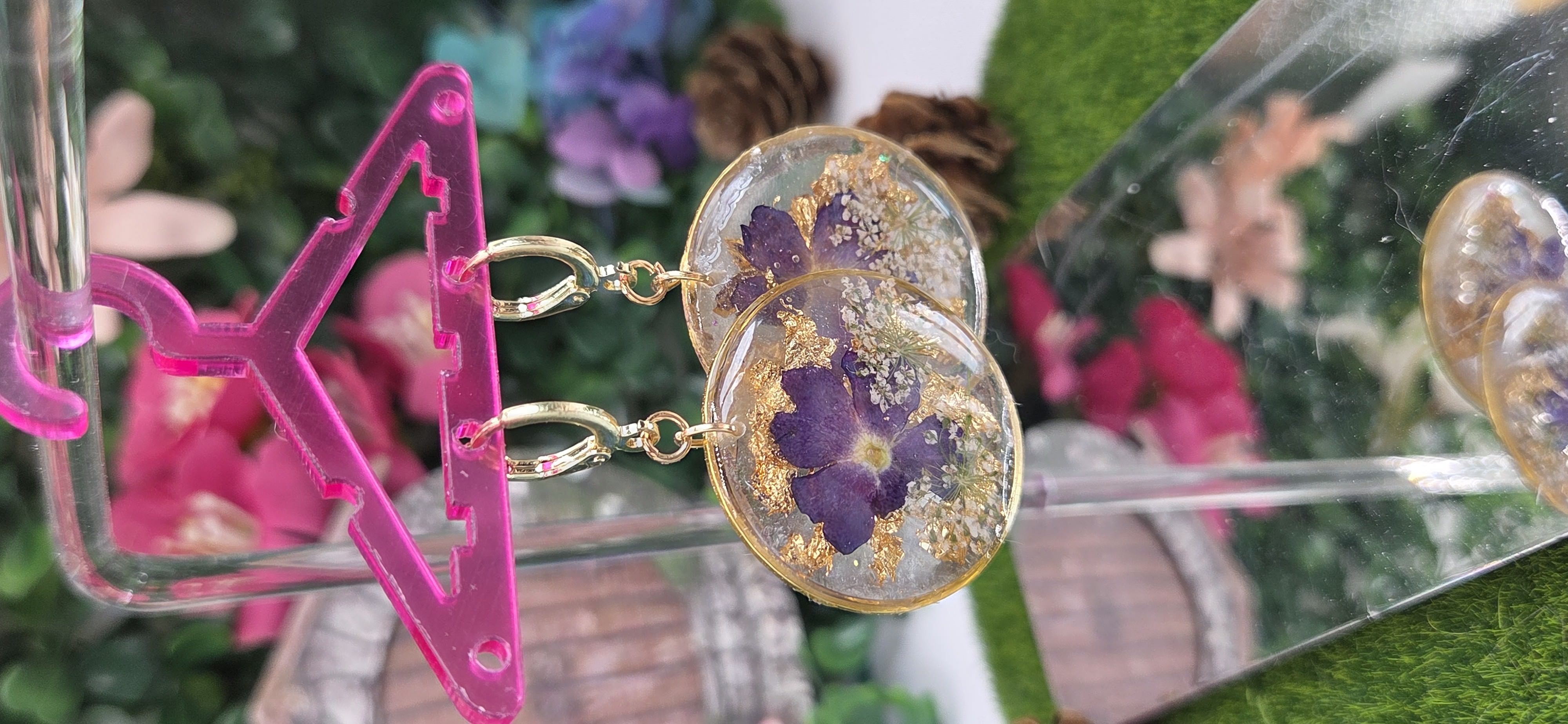 Aretes florales artesanales