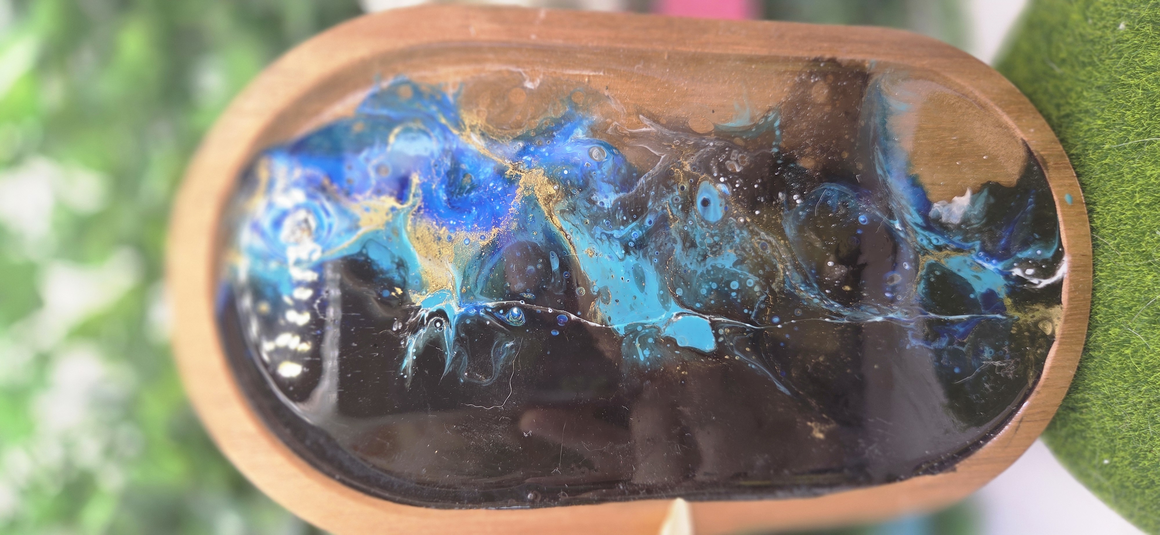 Bandeja en madera y resina