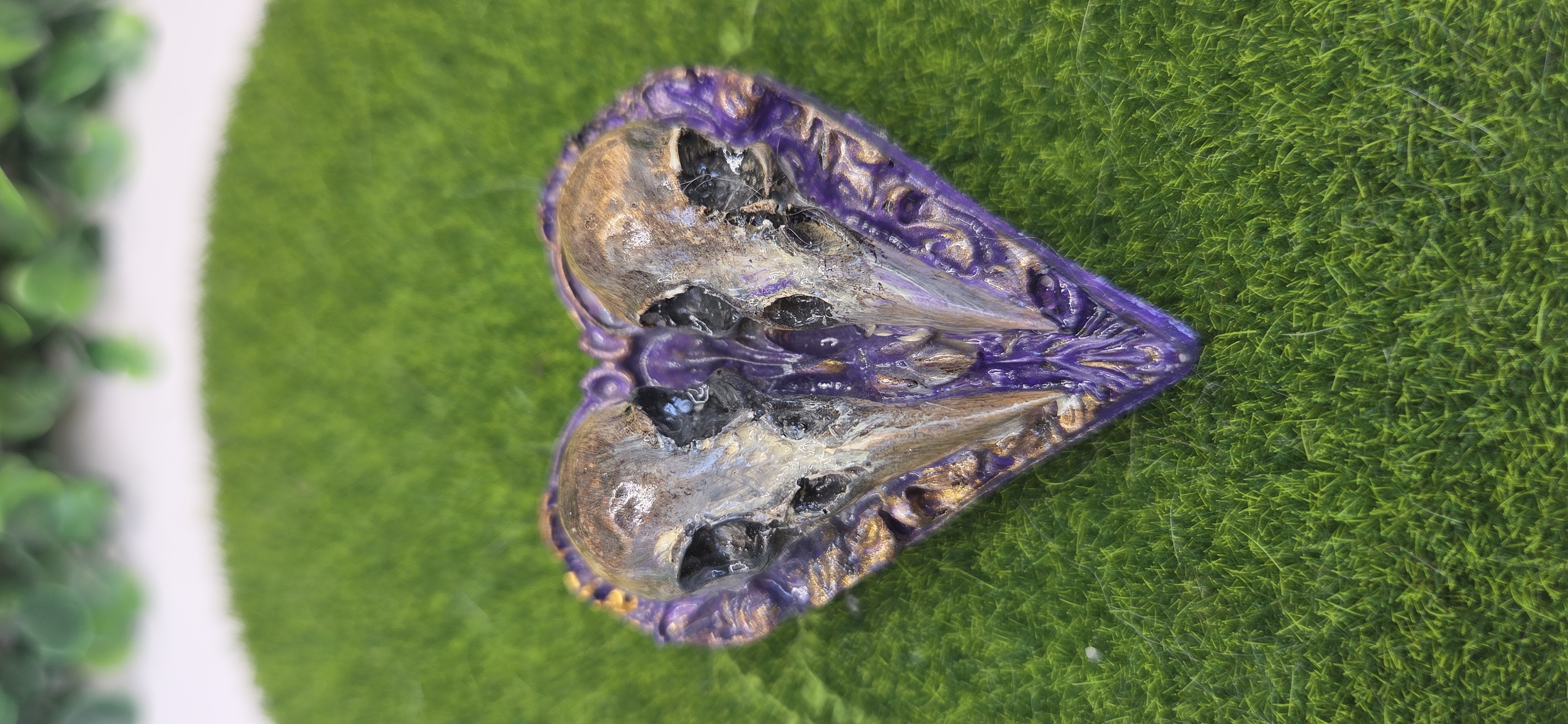 Broches Corazón de Cuervo