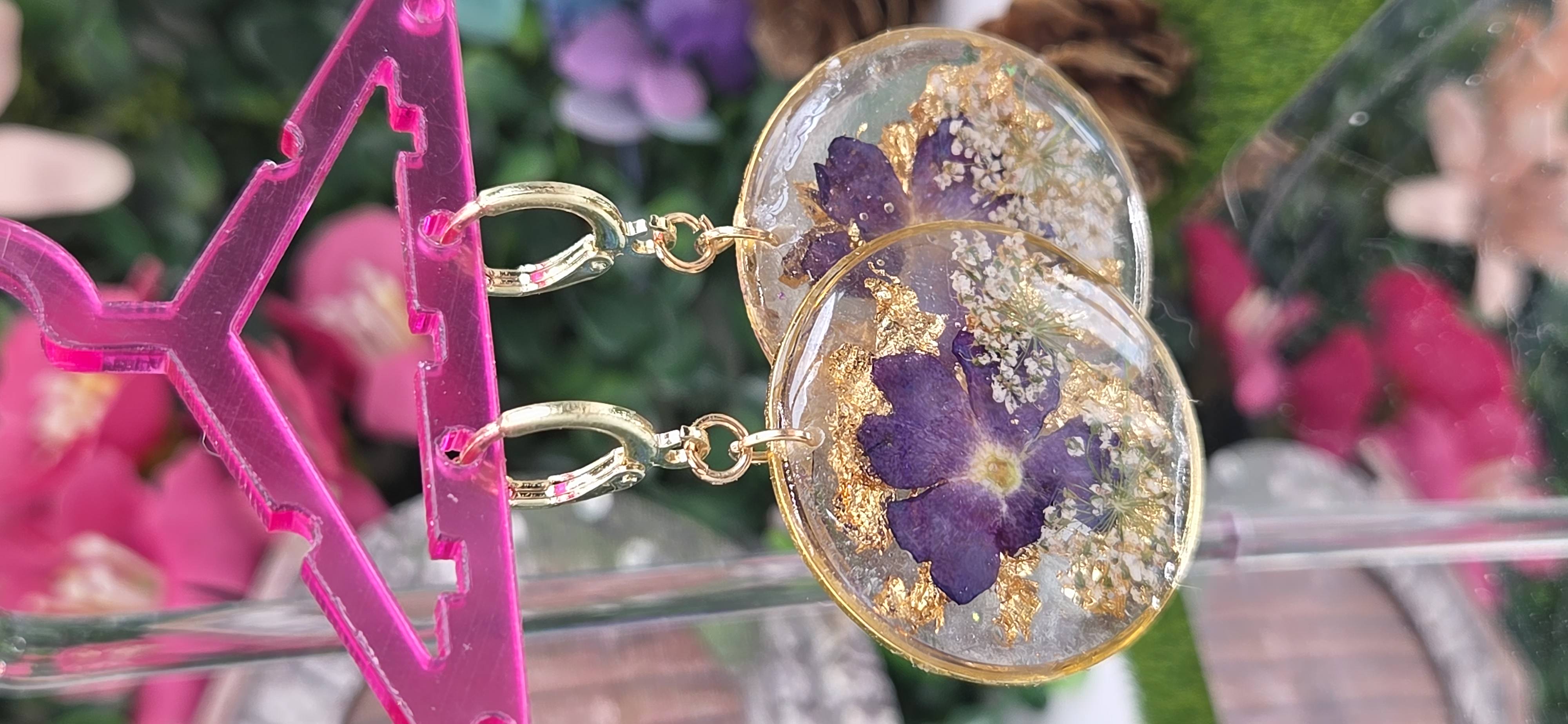 Aretes florales artesanales