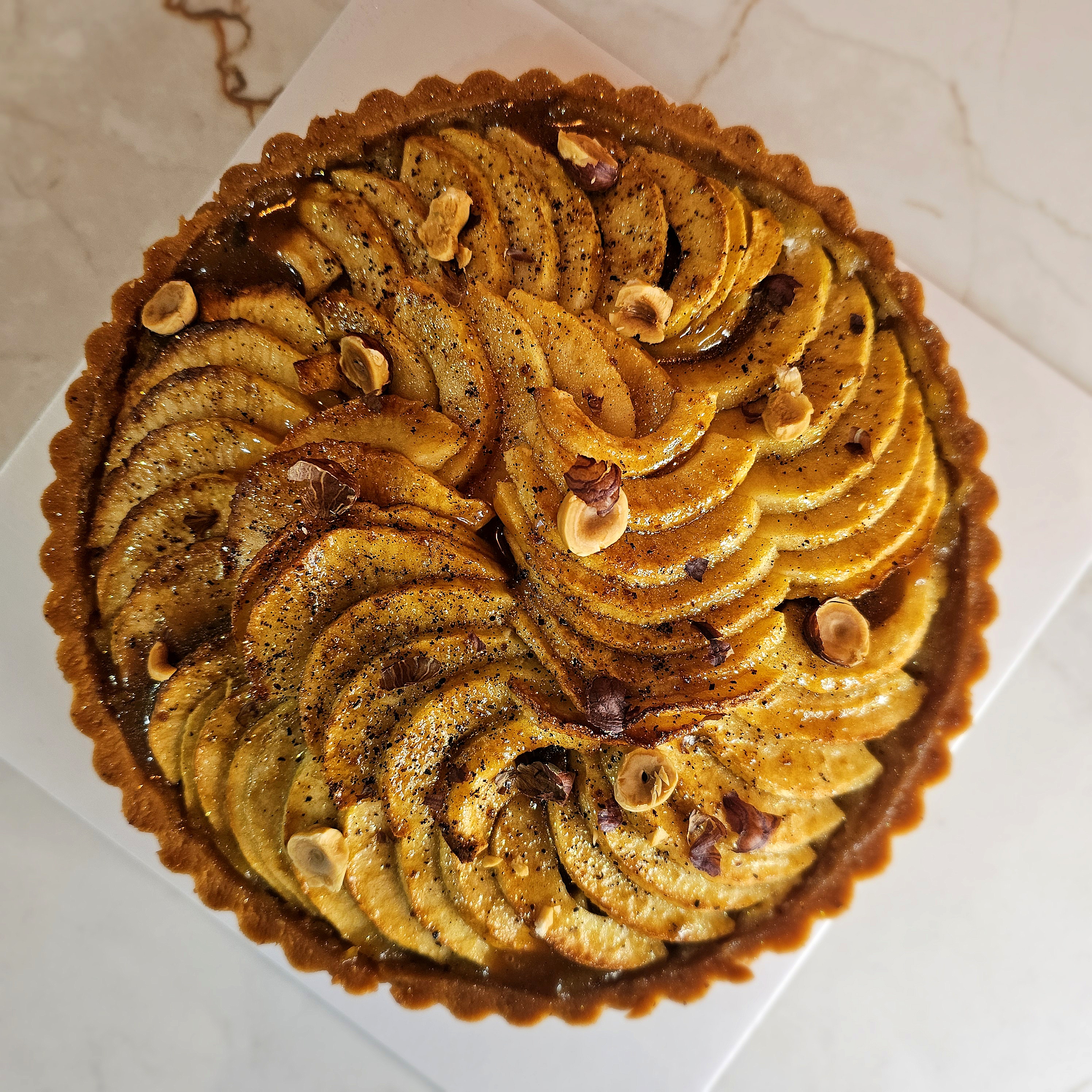 La Tarte Pomme, Caramel, Fruits à coque