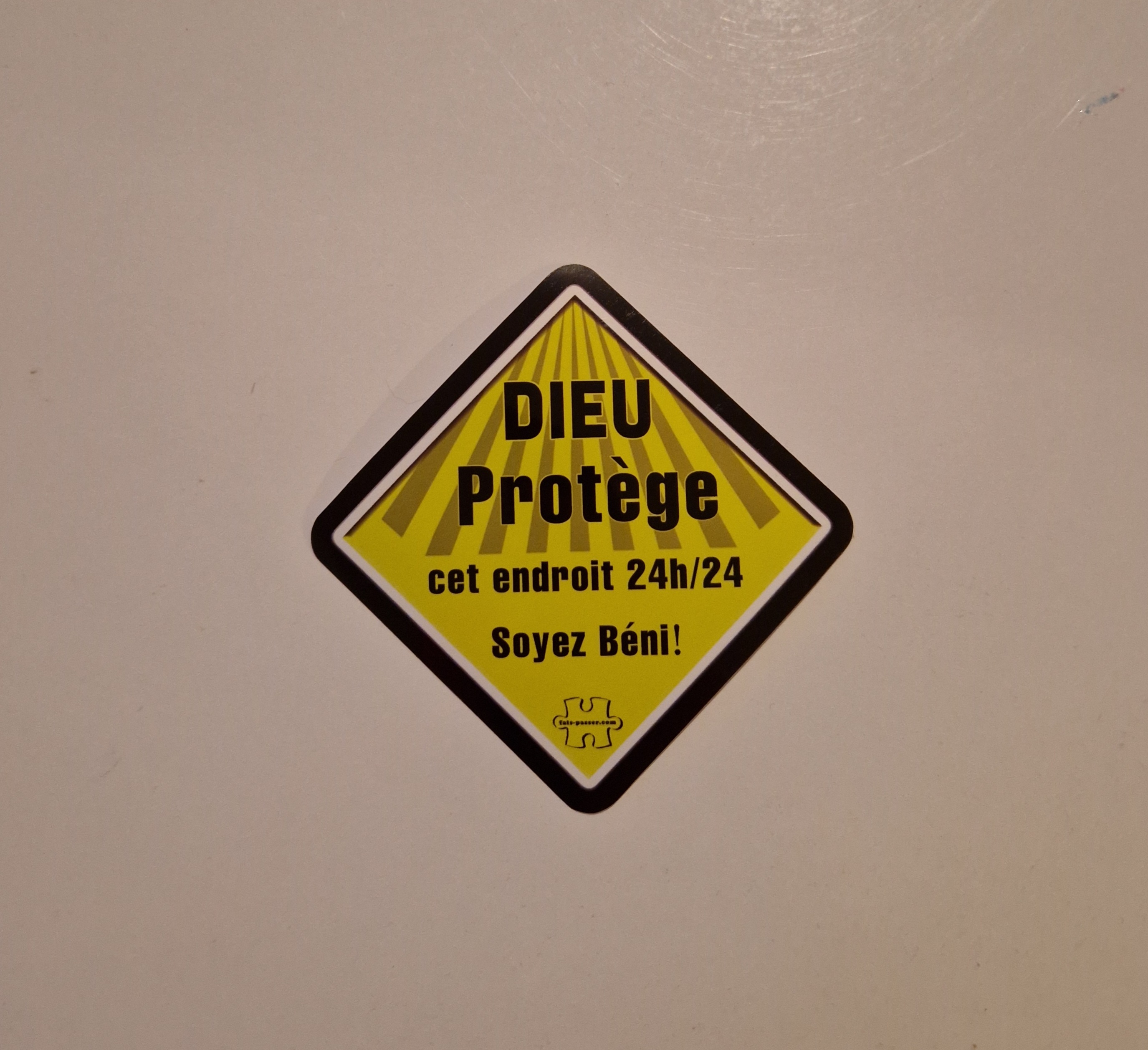 Autocollant Dieu Protège
