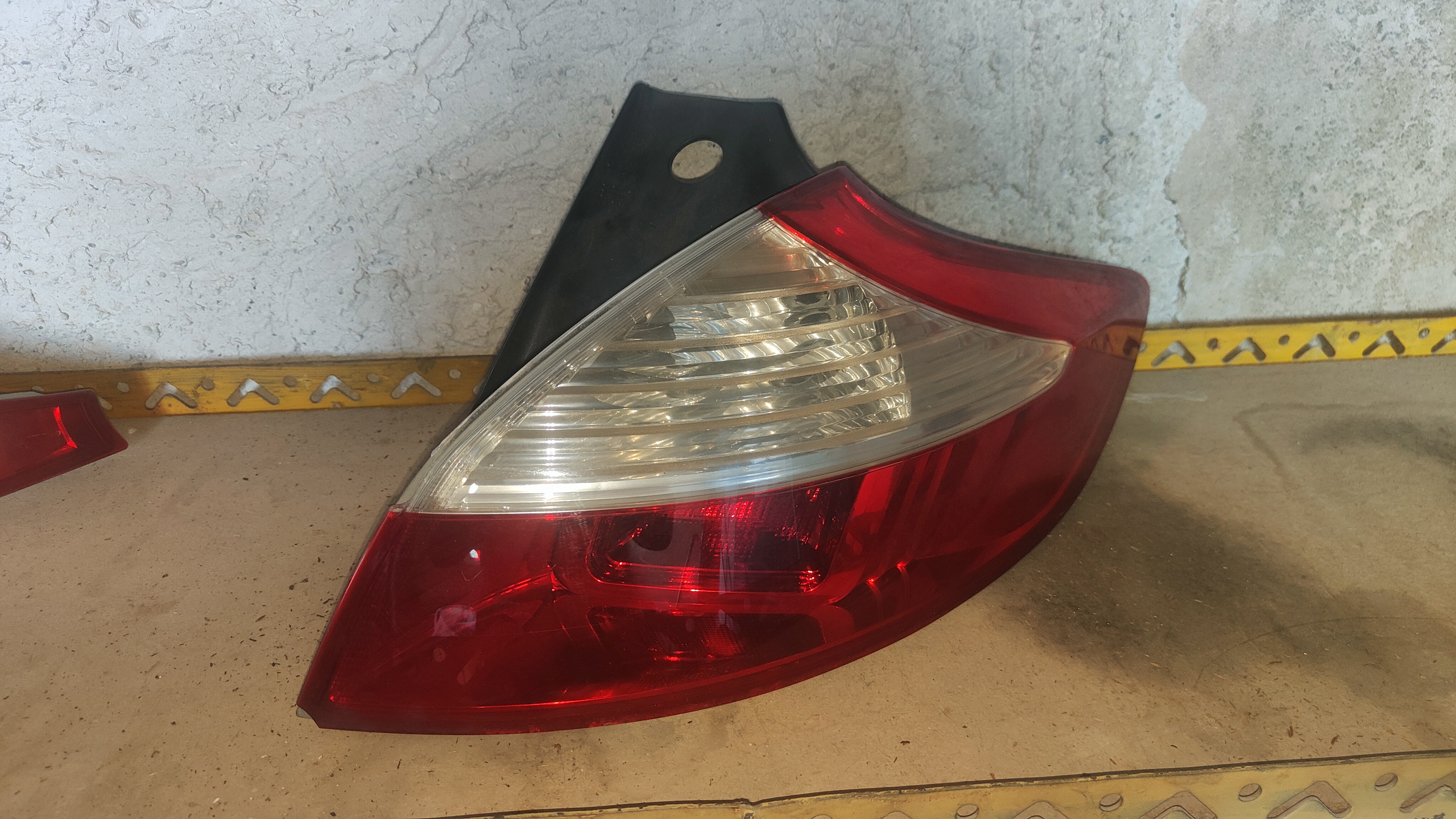 Feu arrière extérieur droit pour Megane 3