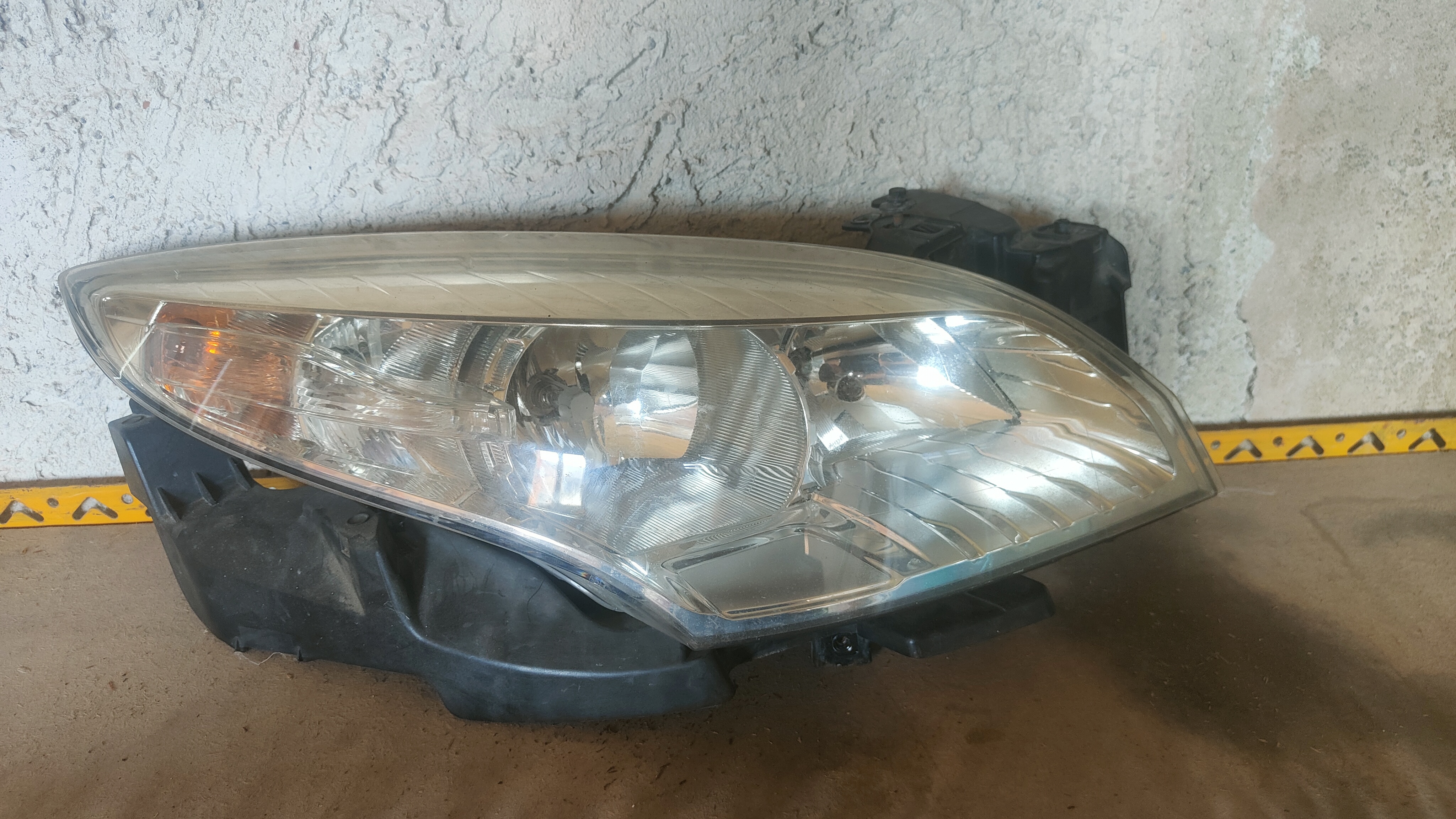 Projecteur principal droit pour RENAULT MEGANE III et MEGANE CC