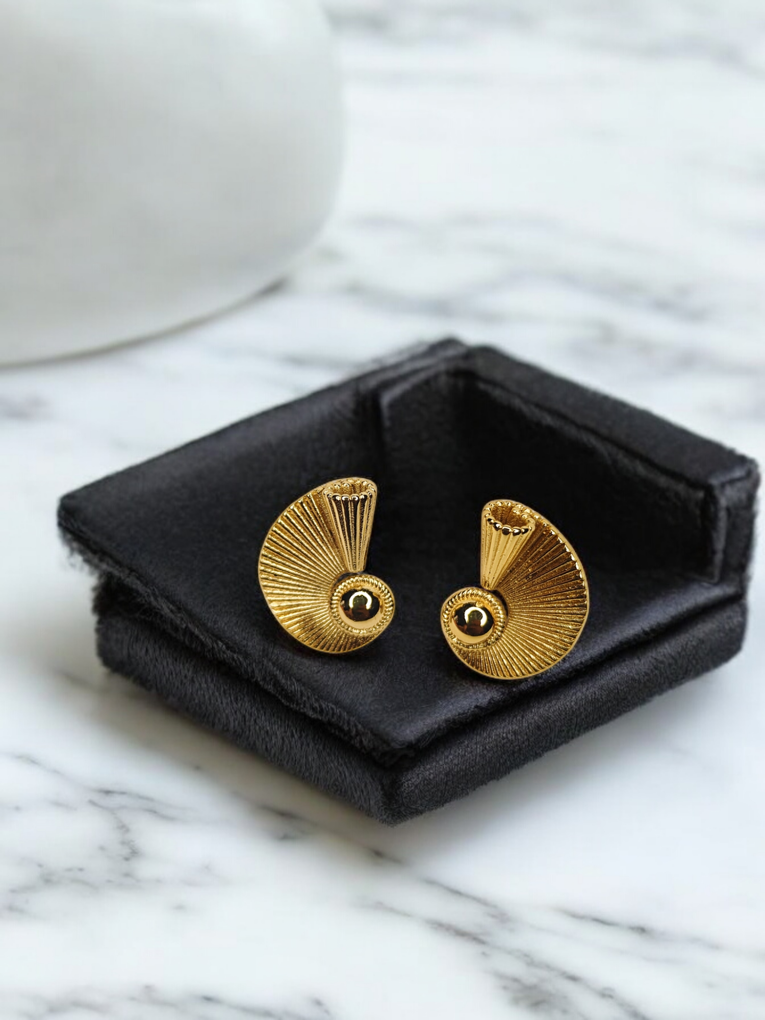 Elegant Gold Shell Earrings