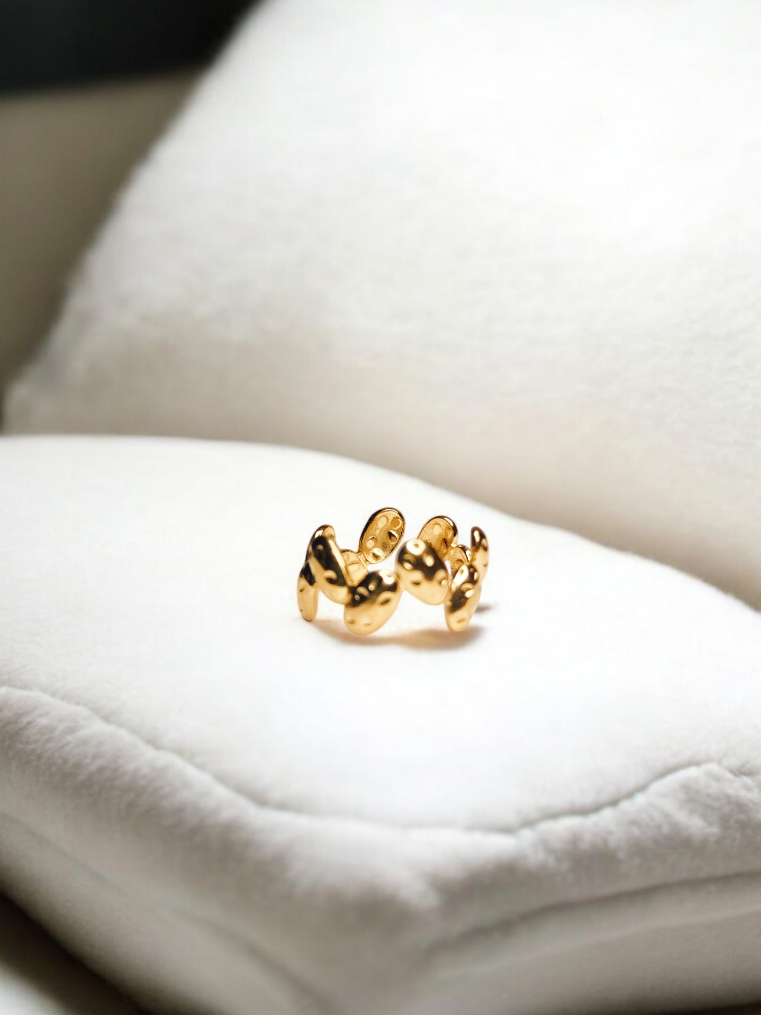 Elegant Gold Ring