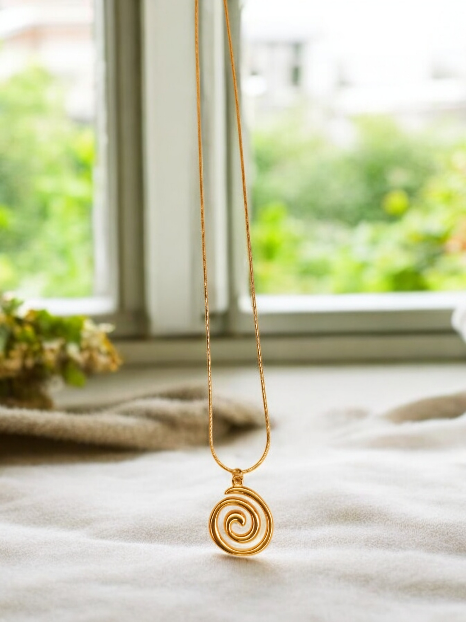 Double sided Elegant Gold Spiral Pendant Necklace