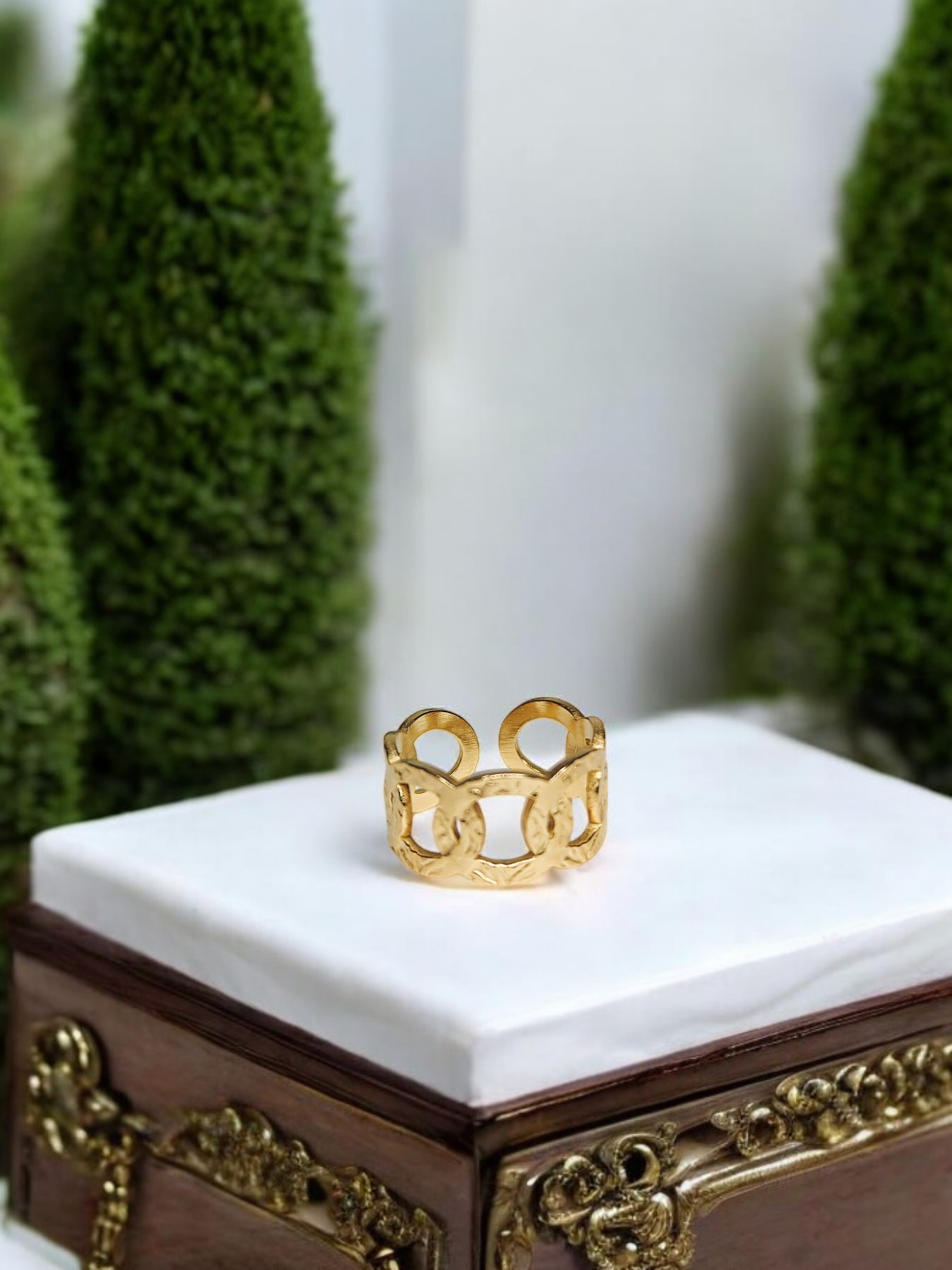 Elegant Gold Bracelet