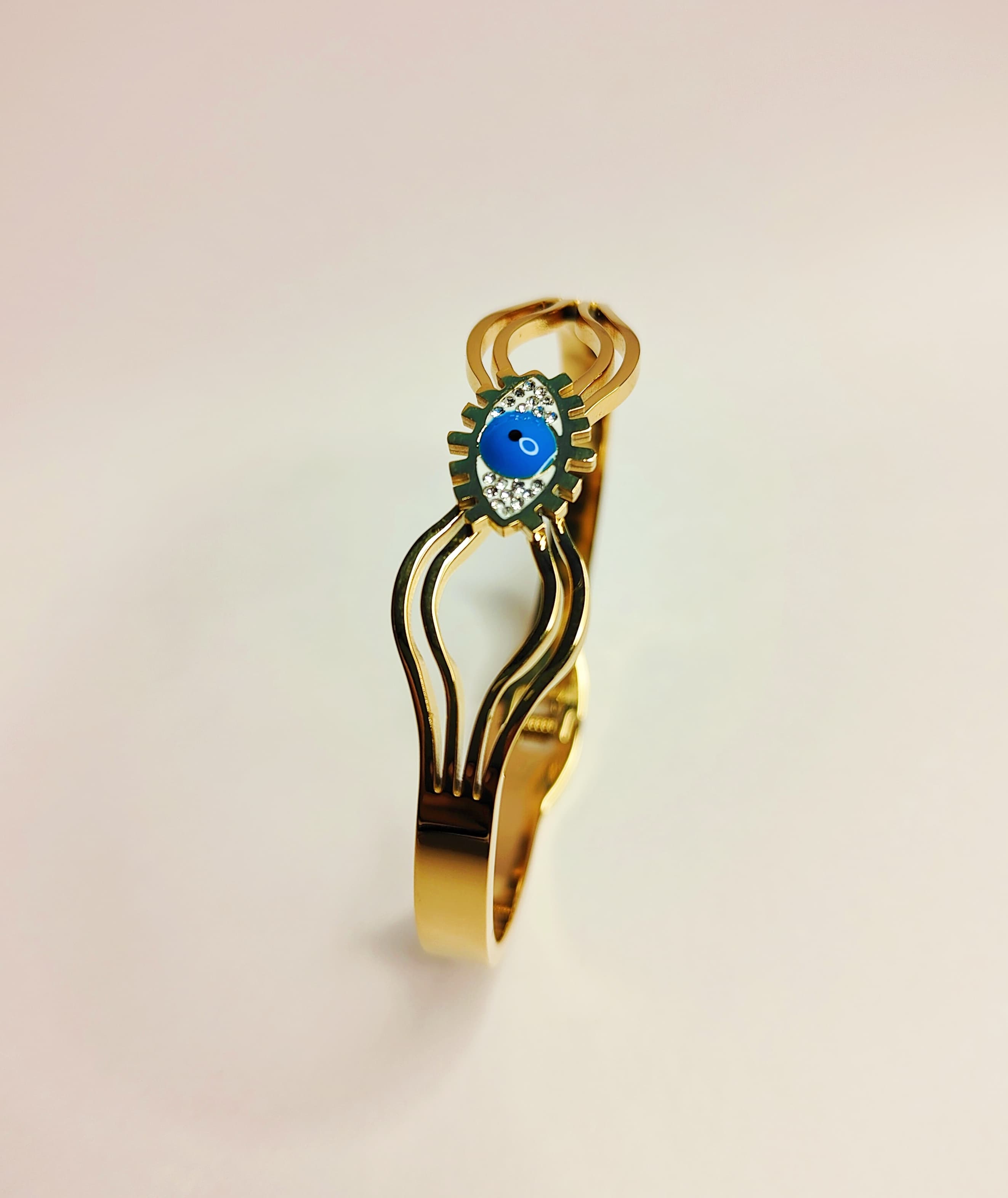 Elegant Gold Bracelet
