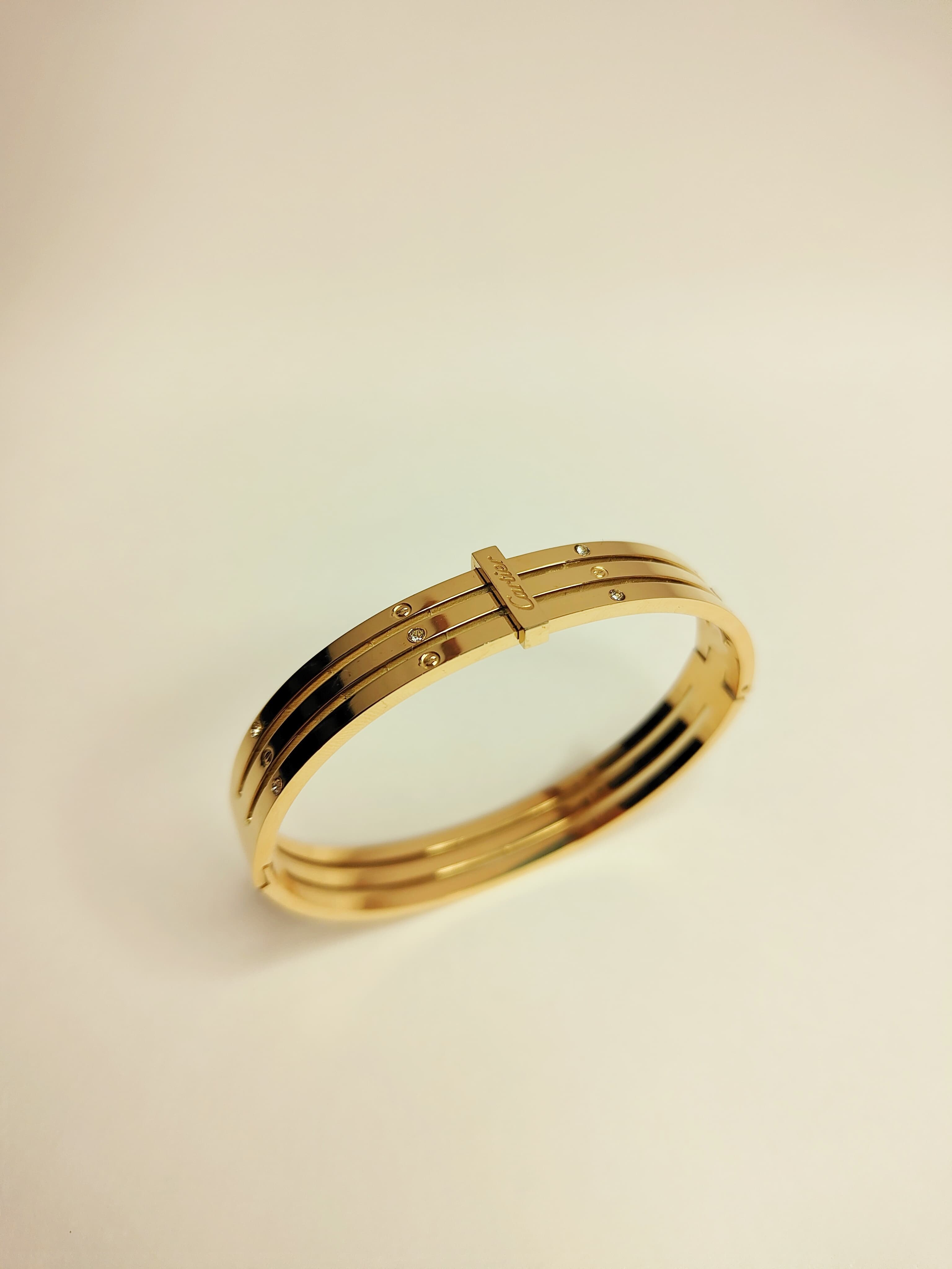 Elegant Gold Bracelet