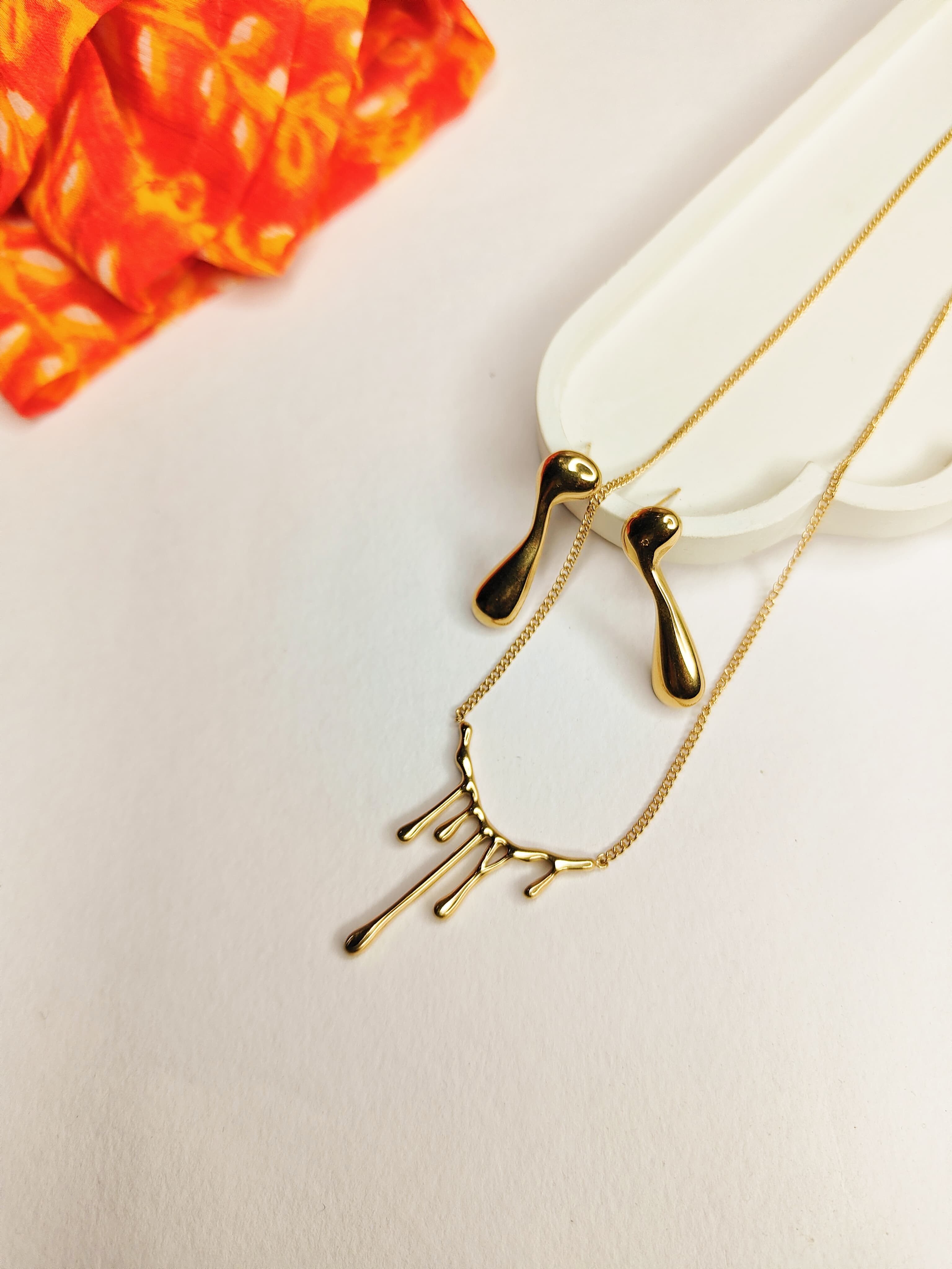 Elegant Gold Jewelry Set