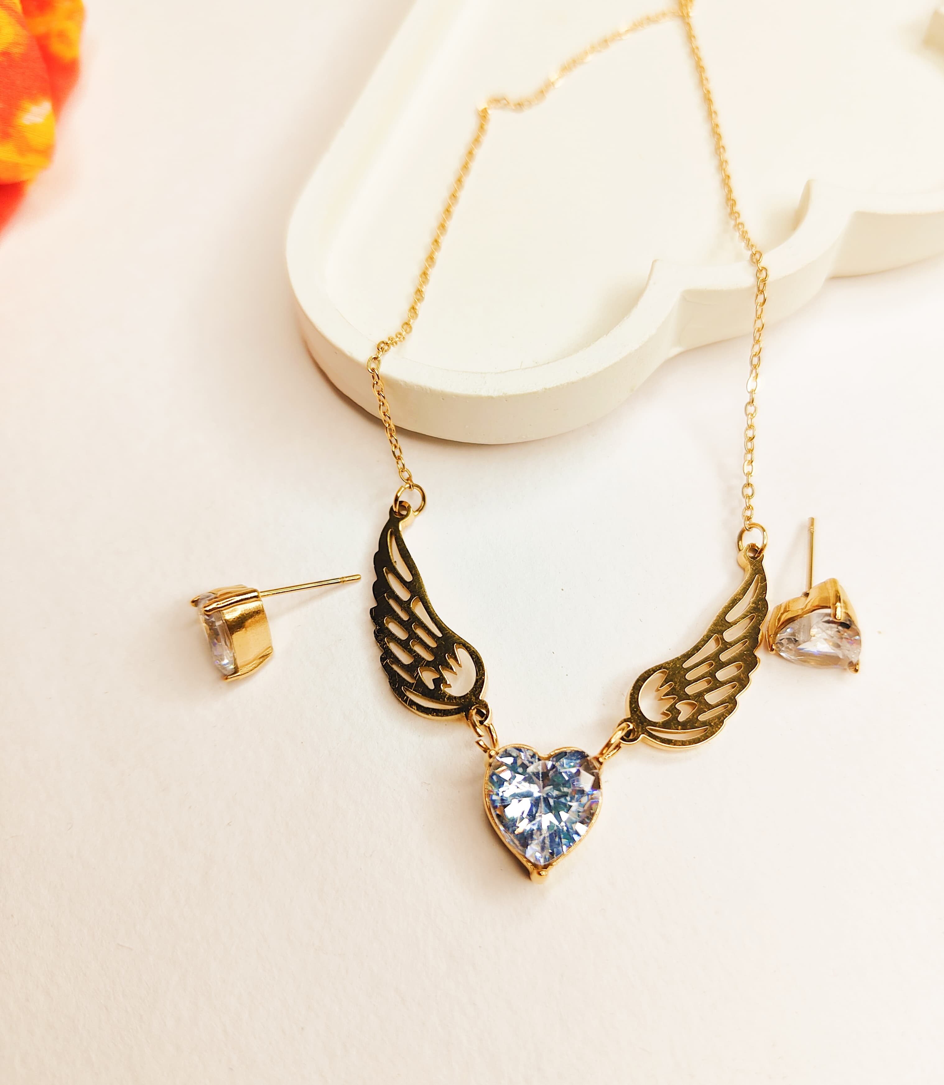 Heart Shaped Solitaire Wing Necklace Set