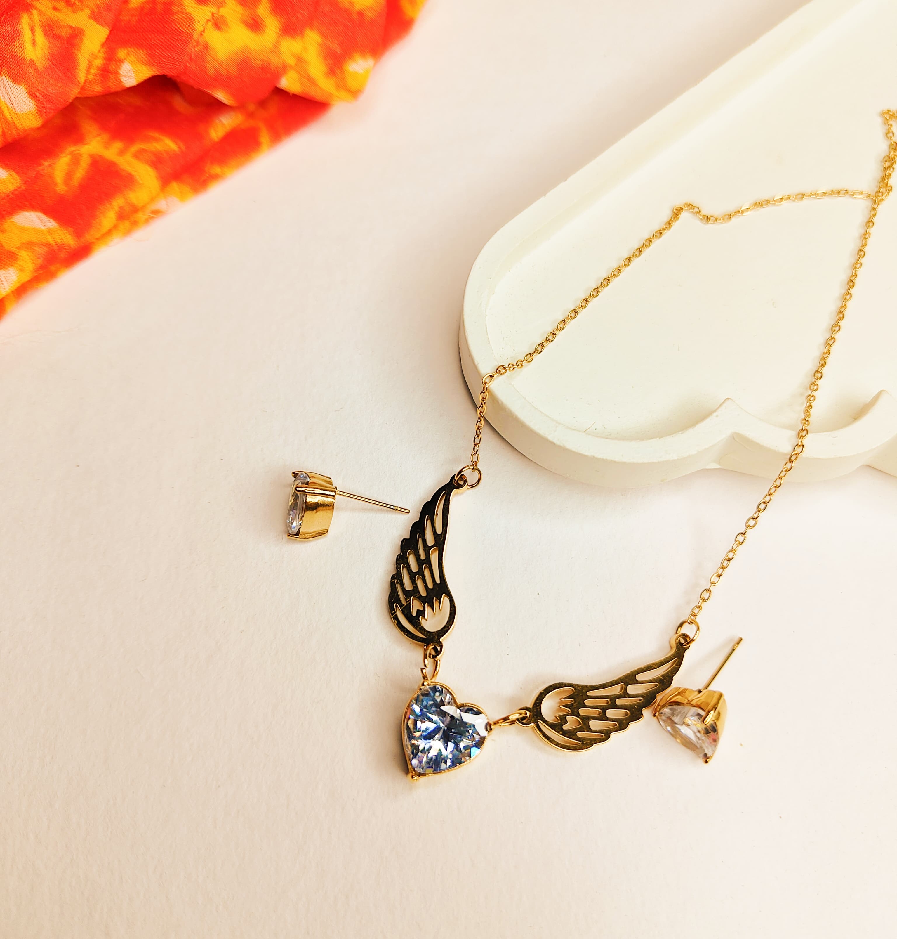 Heart Shaped Solitaire Wing Necklace Set