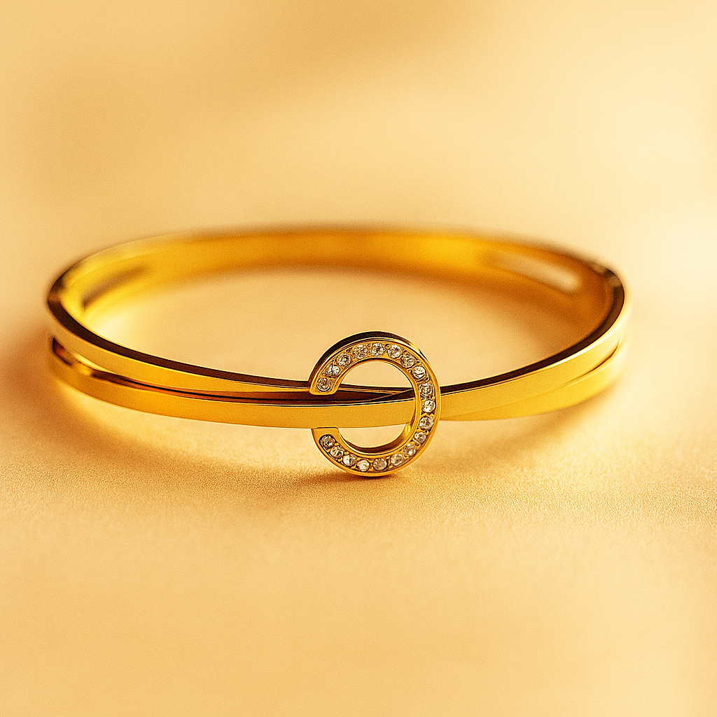 Elegant Gold Bracelet with Crystal Accents