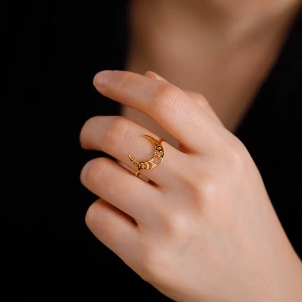 Bague en forme de lune
