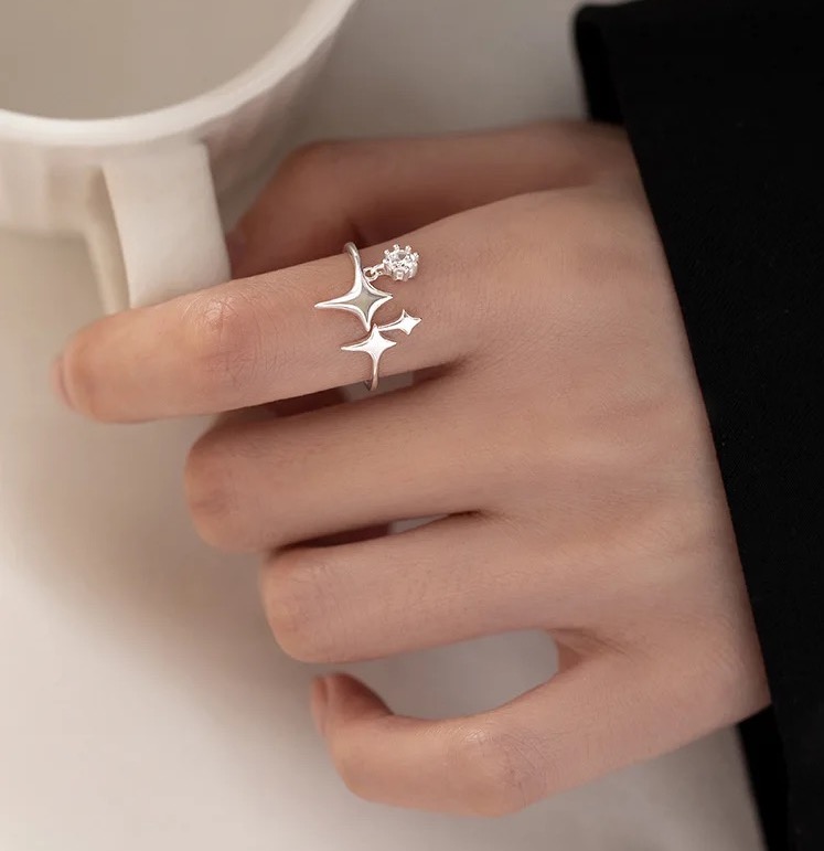 Bague en argent étoilée