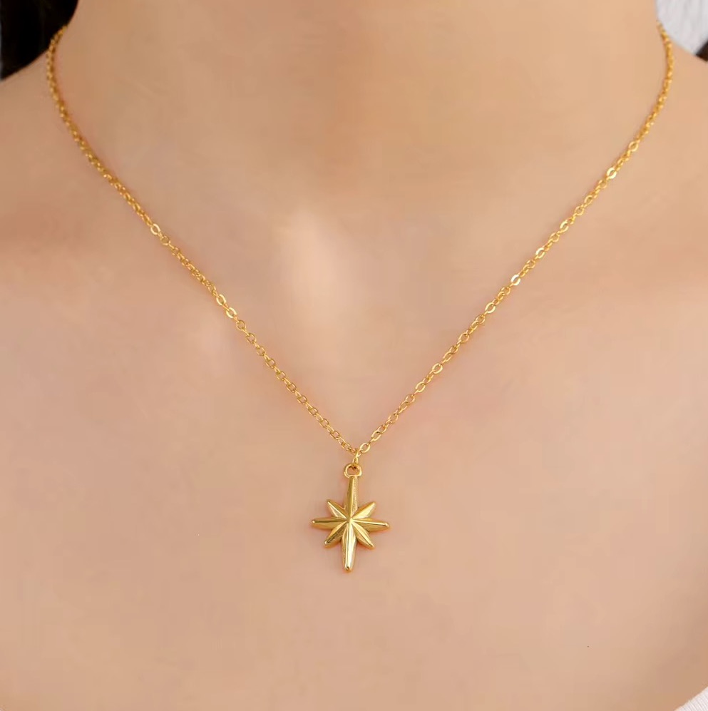 Collier étoile dorée