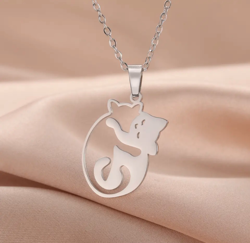 Collier pendentif chat