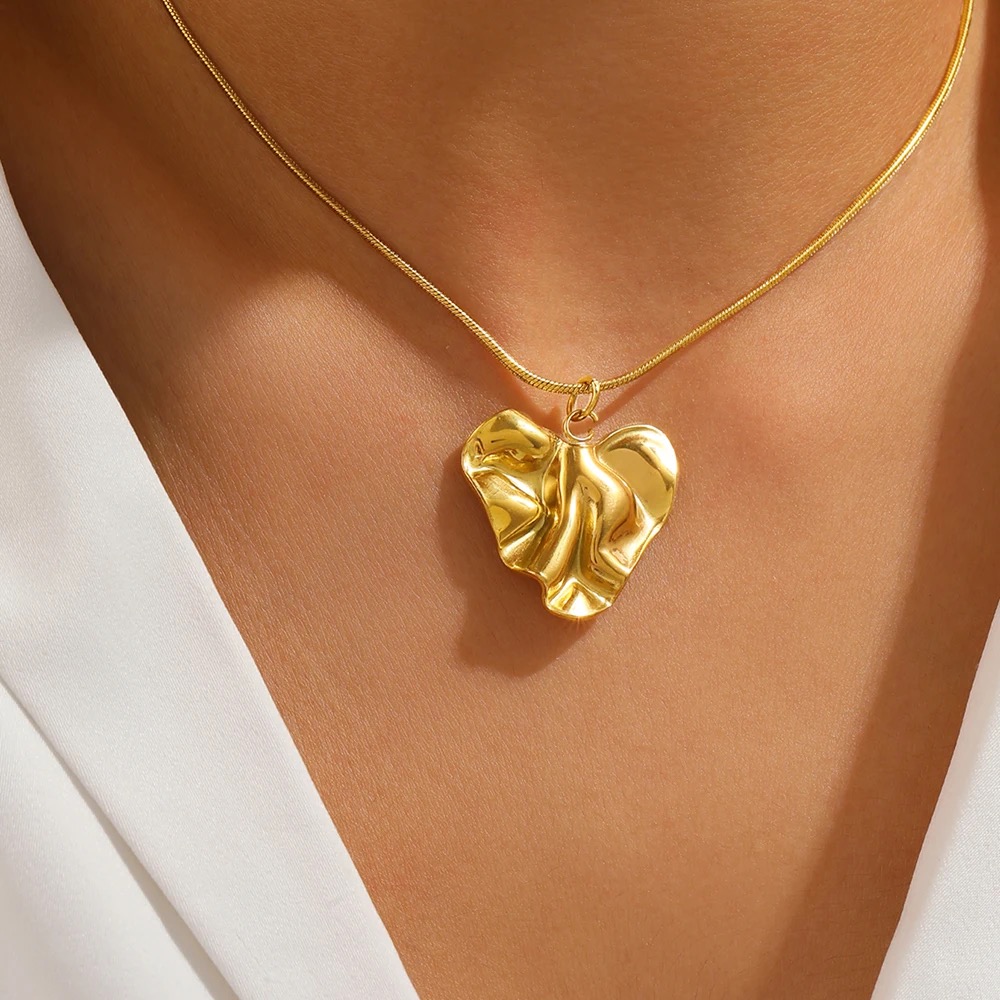 Collier pendentif doré