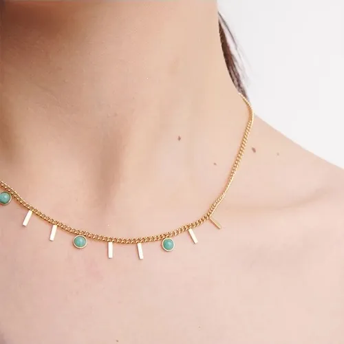 Collier en or avec pendentifs