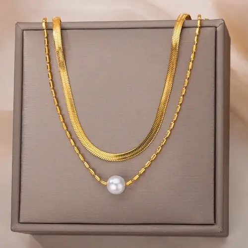 Collier en or avec perle