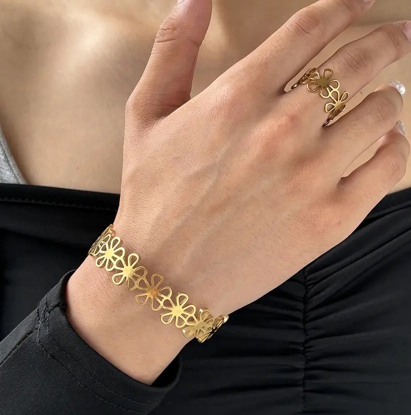 Bracelet et bague en or