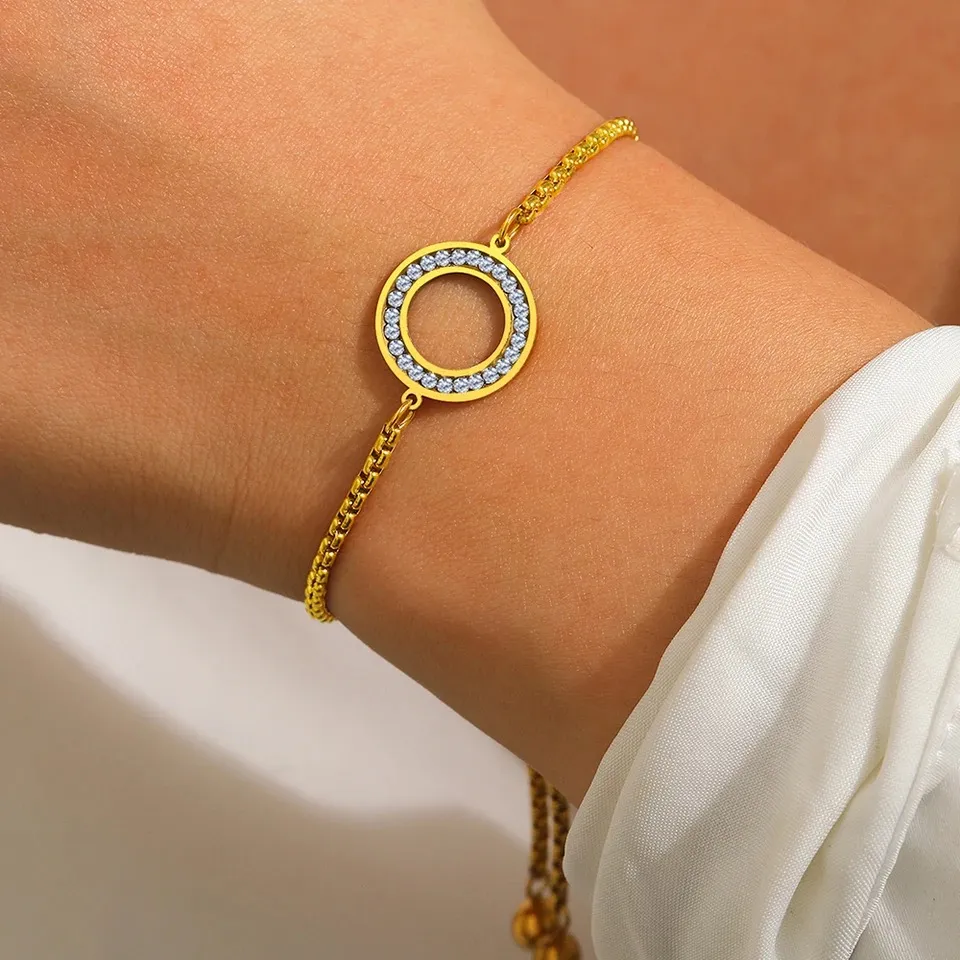 Bracelet en or avec cercle élégant