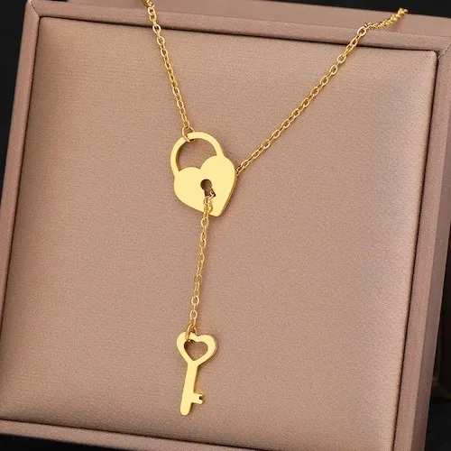 Collier en or cadenas clé 