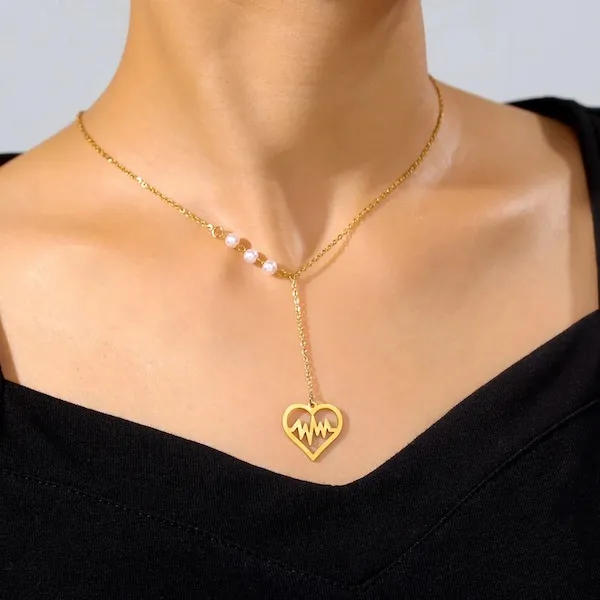 Collier avec pendentif cœur battement de cœur