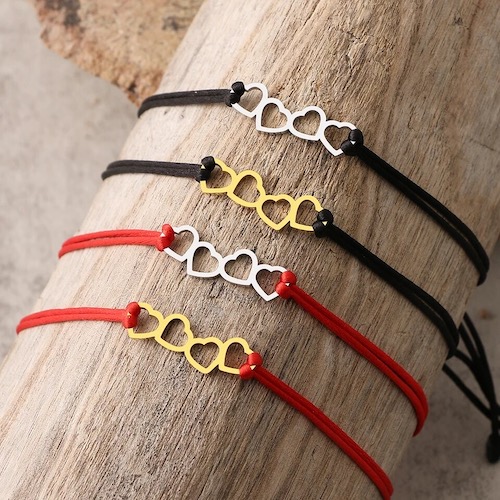 Bracelets en corde avec pendentif cœur
