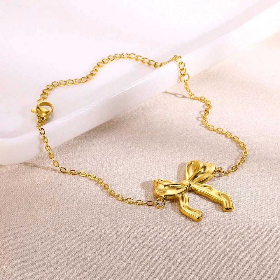 Bracelet en or avec nœud