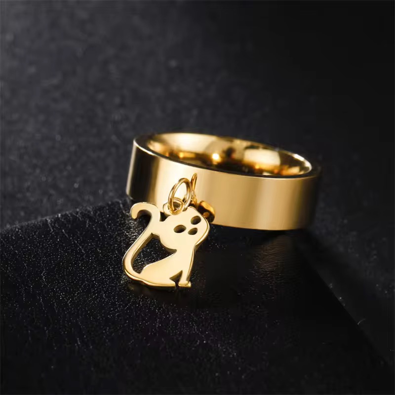 Bague avec pendentif chat 