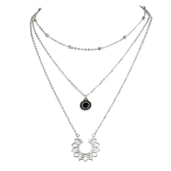 Collier en argent à trois niveaux