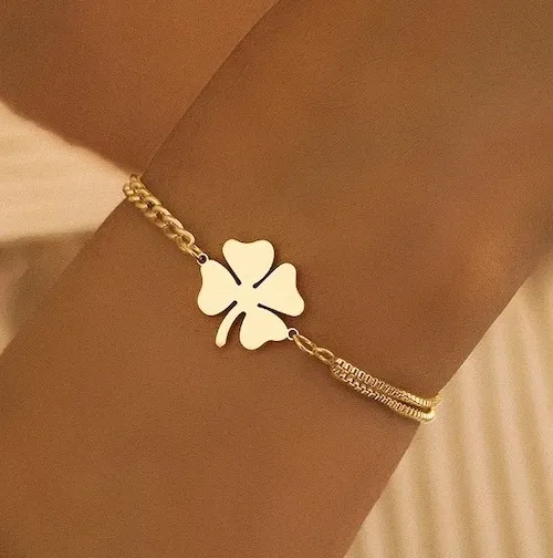 Bracelet trèfle à quatre feuilles
