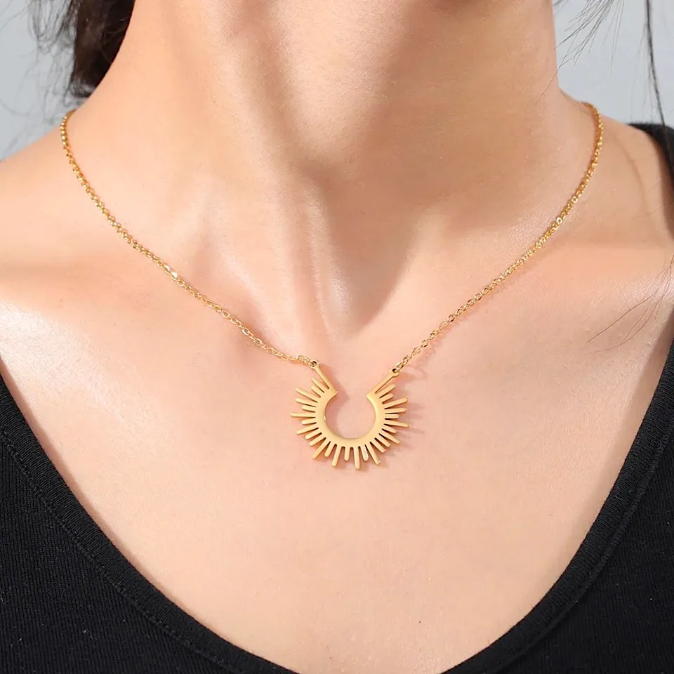 Collier en or demi lune 