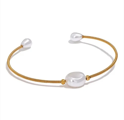 Bracelet en or avec perles