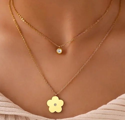 Collier multirang fleur 