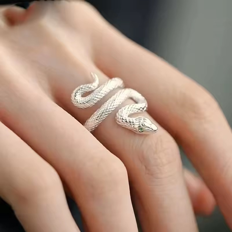 Bague en forme de serpent