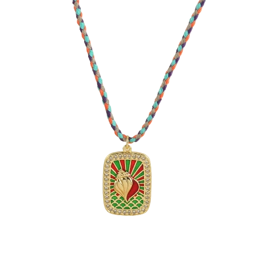 Collier à pendentif médaille carrée émaillée