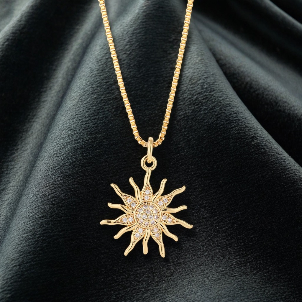 Collier pendentif soleil strass doré