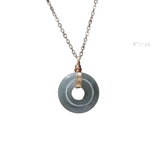 Collier pendentif avec anneau en pierre