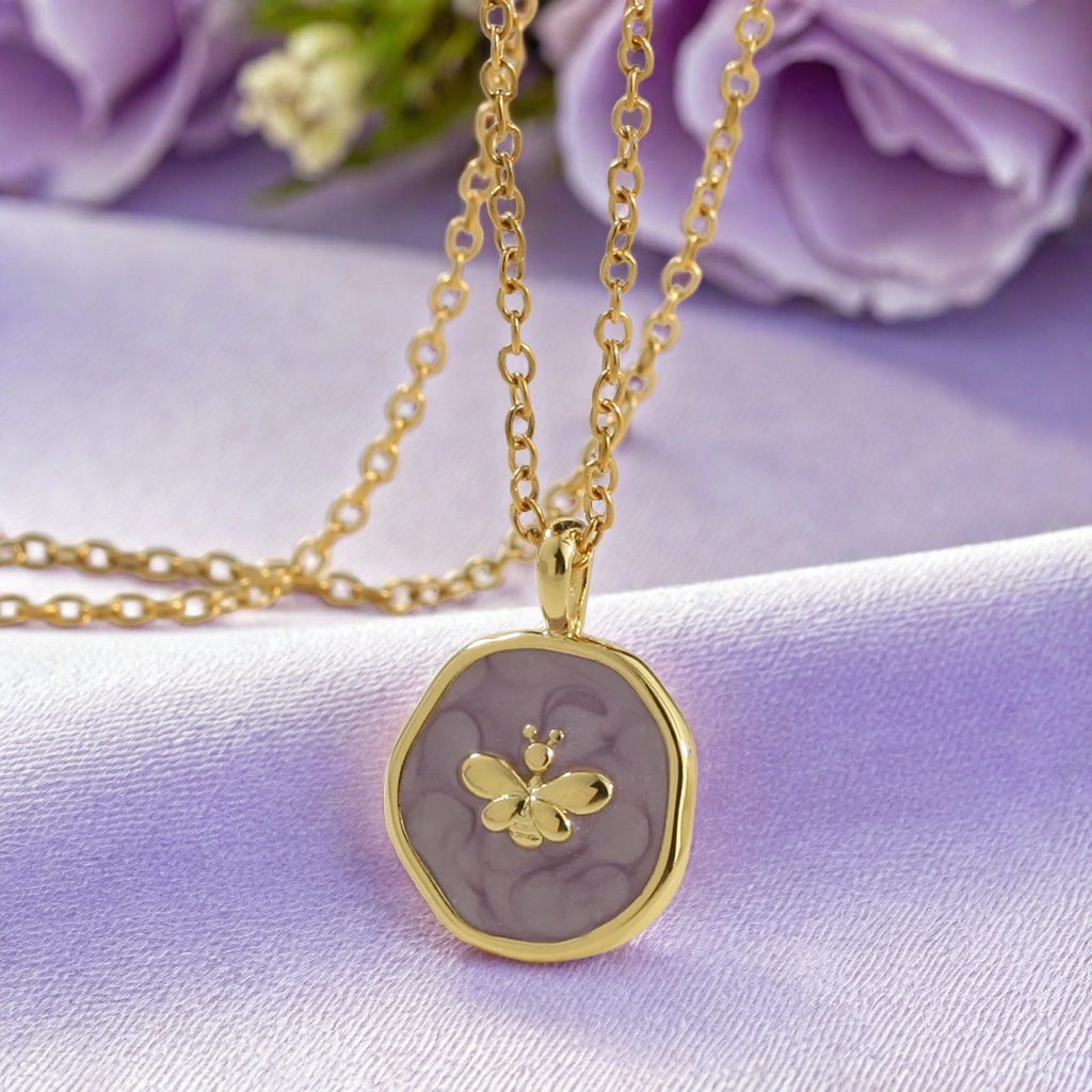 Collier medaille émaillée papillon doré 