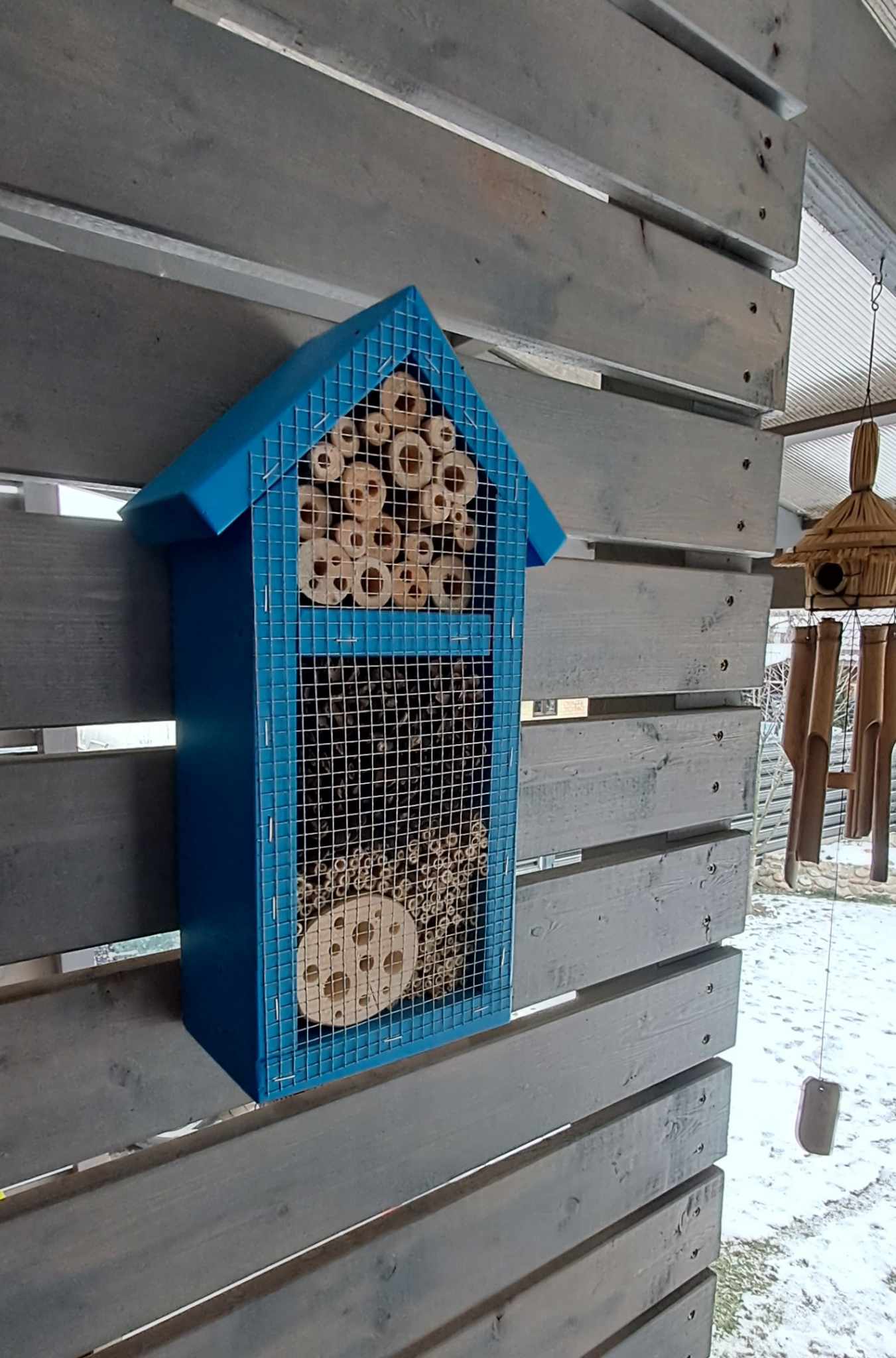 Vabzdžių namelis V-2