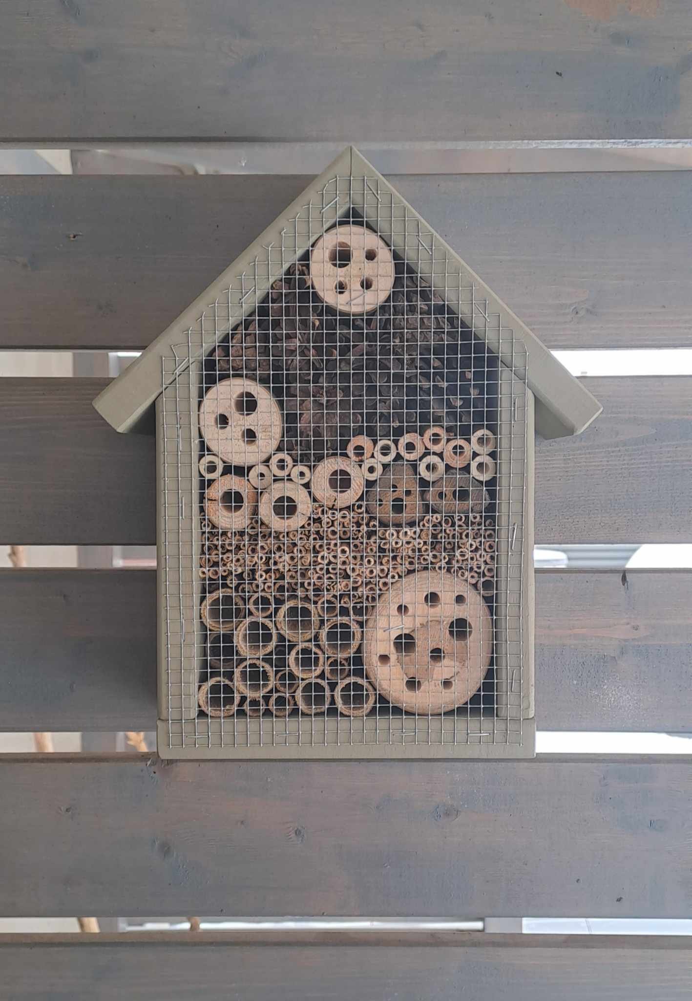 Vabzdžių namelis V-3