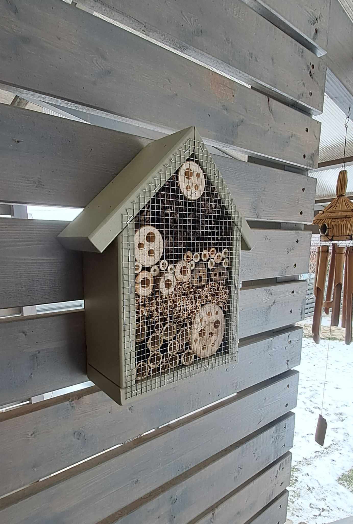 Vabzdžių namelis V-3