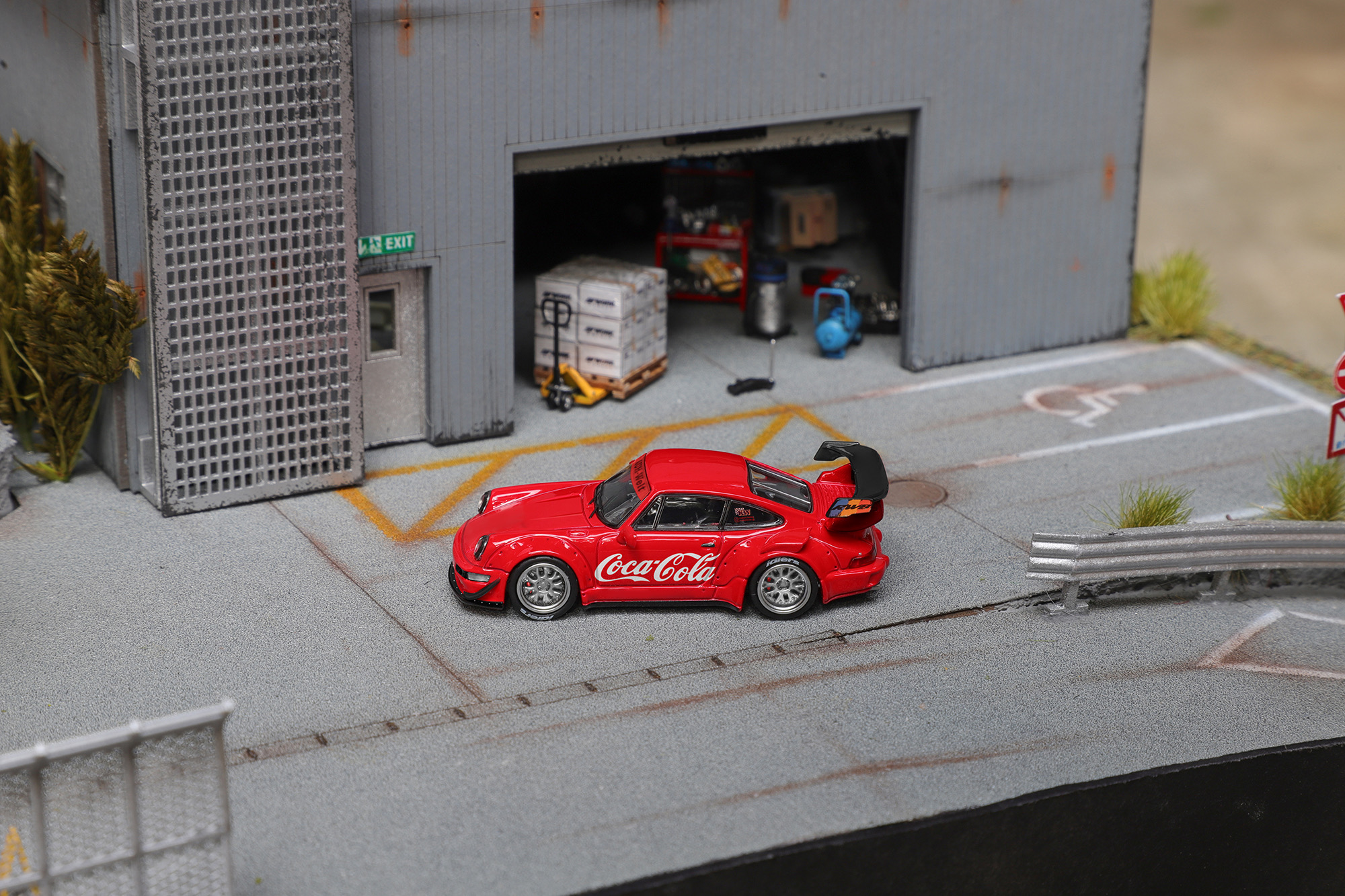 Star Model 1:64 Rauh-Welt Widebody RWB964 GT