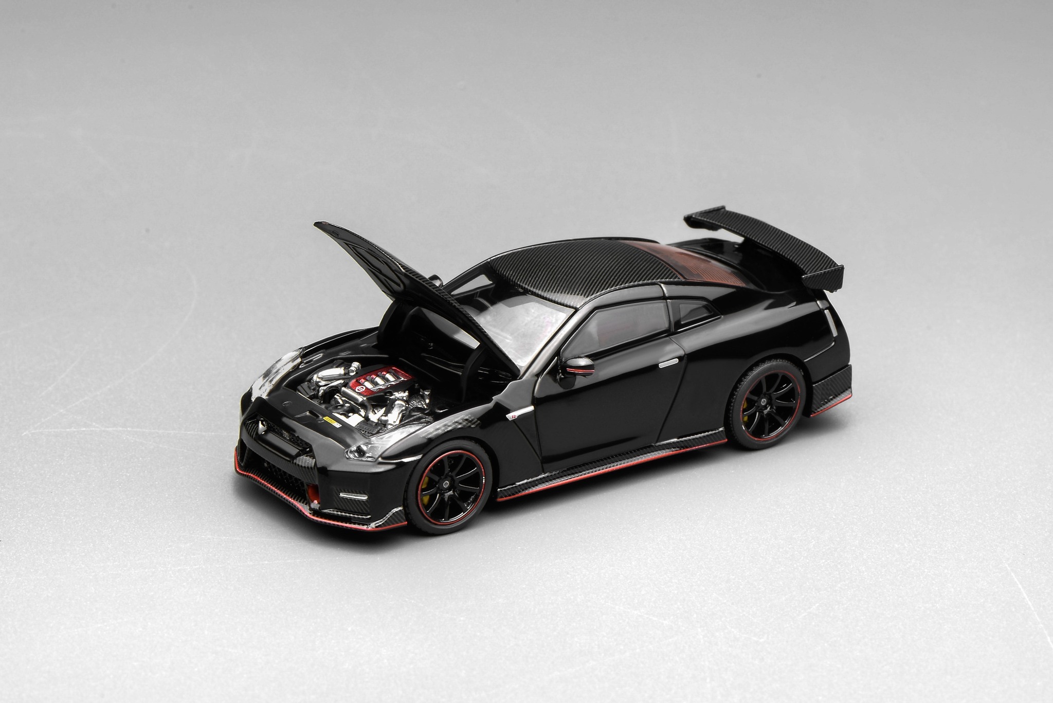 Motorhelix 1:64 Nissan GT-R NISMO (R35) Special Edition 2022