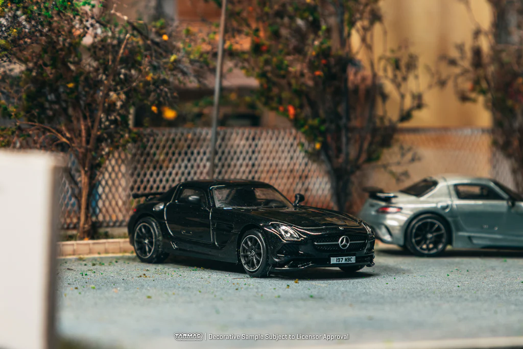 Tarmac Works 1/64 Mercedes-Benz SLS AMG Coupé Black Series Black Metallic - Singapore Special Edition - GLOBAL64