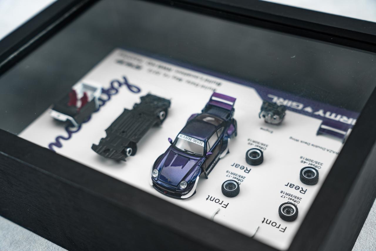 MOTORHELIX  1:64 RWB 964 Army Girl MODEL BUILD DISPLAY FRAME